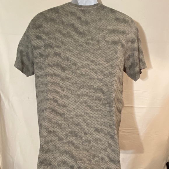 LULULEMON Men’s Marled Grey T Shirt sz L - Picture 4 of 7